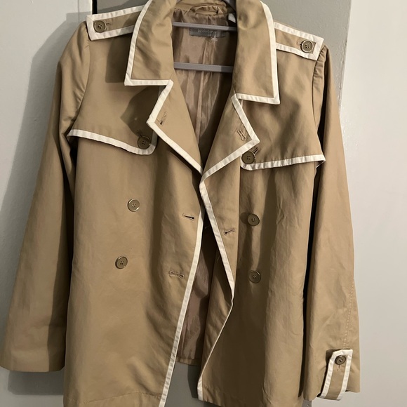 Classic Tan Double-Breasted Women's Coat size Large EUC - Picture 2 of 13